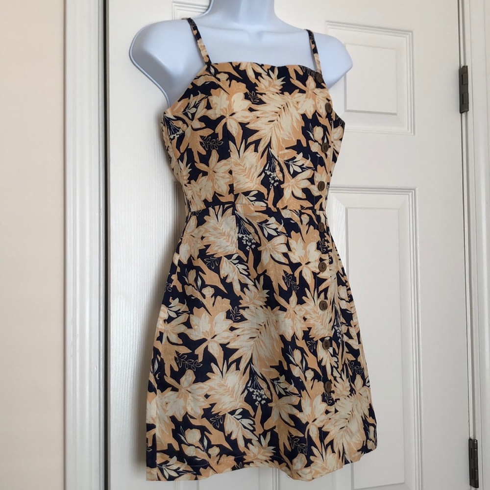 🆕 F21 Woven Linen Floral Dress